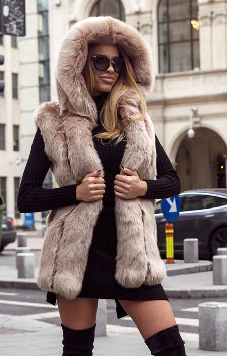 Modele de Vesta de blana la moda anul acesta in magazinele online!