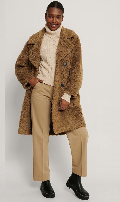 Jacheta din blana Teddy Bear cu maneci cazute Maro Pret redus 249 RON de la 579 RON, Comanda pe Fashiondays